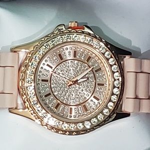 Meet your Posher, Bee